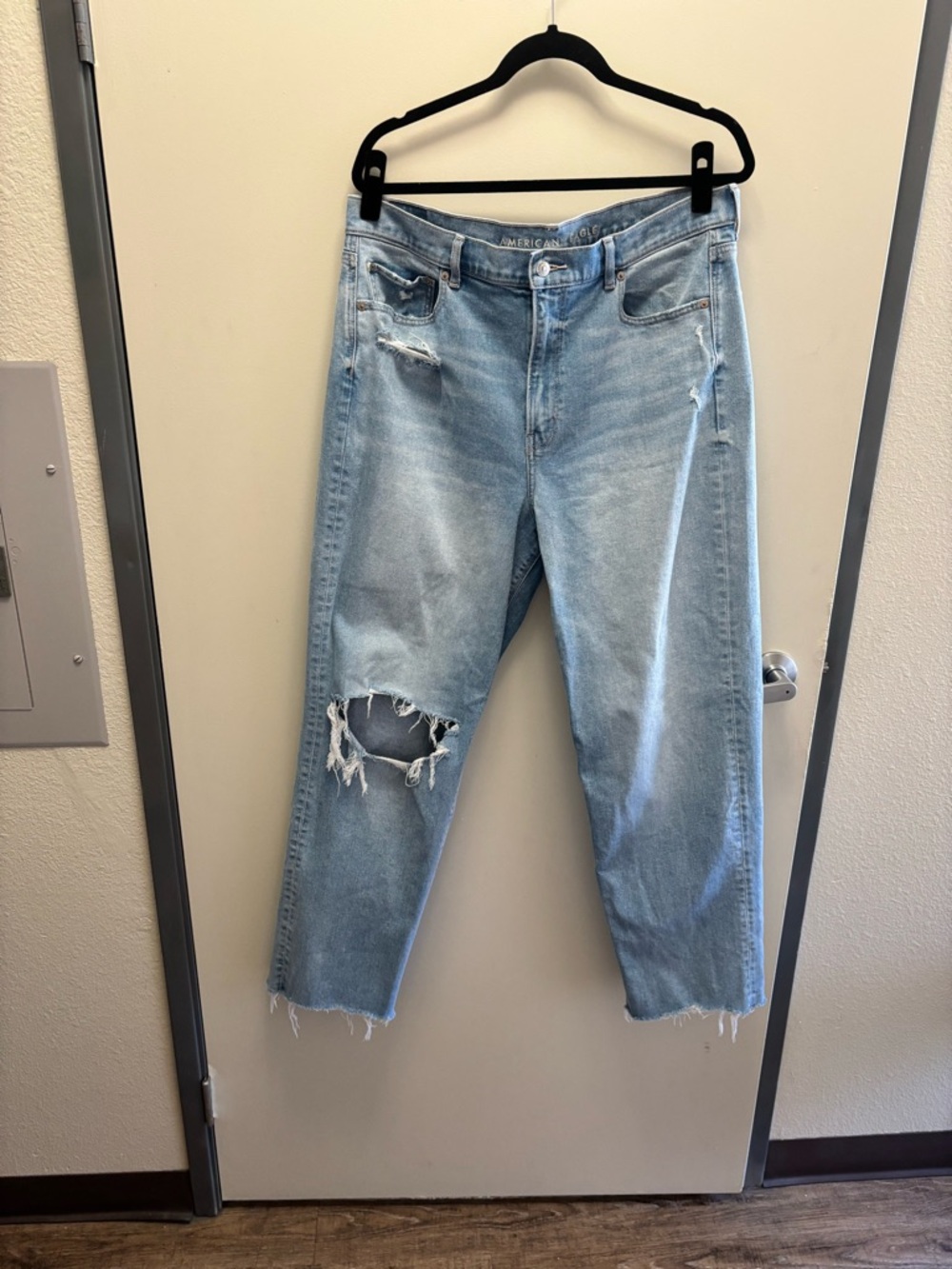 American Eagle Outfitters Light Blue Distressed Boyfriend Jeans